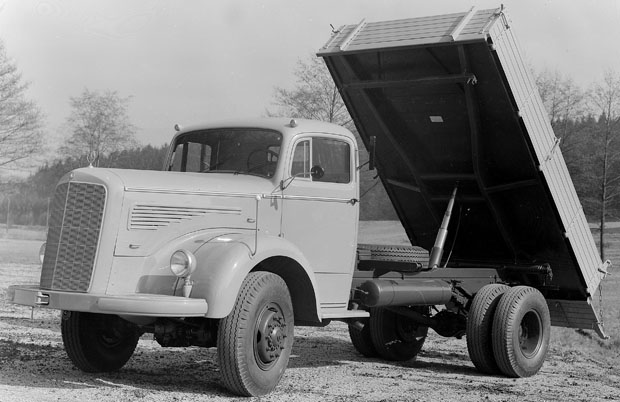 Der L 6600 von Daimler-Benz ein Schwer-LKW nach dem Krieg